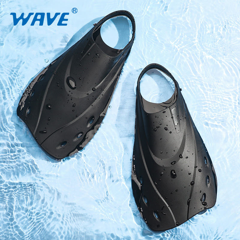 Swim Fin Short Blade - زعانف السباحة المموجة للبالغين المغطاة بالقدم