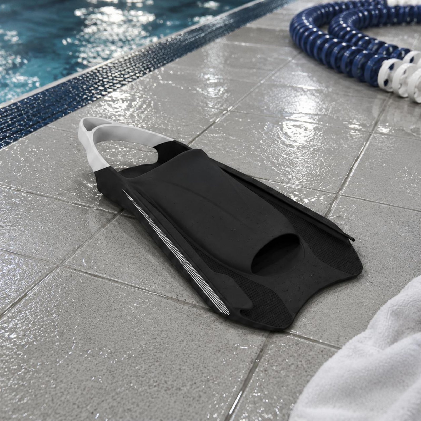 زعانف سباحة سيليكون مرنة قصيرة - مراجعة Swim Fin Short Blade وسعره