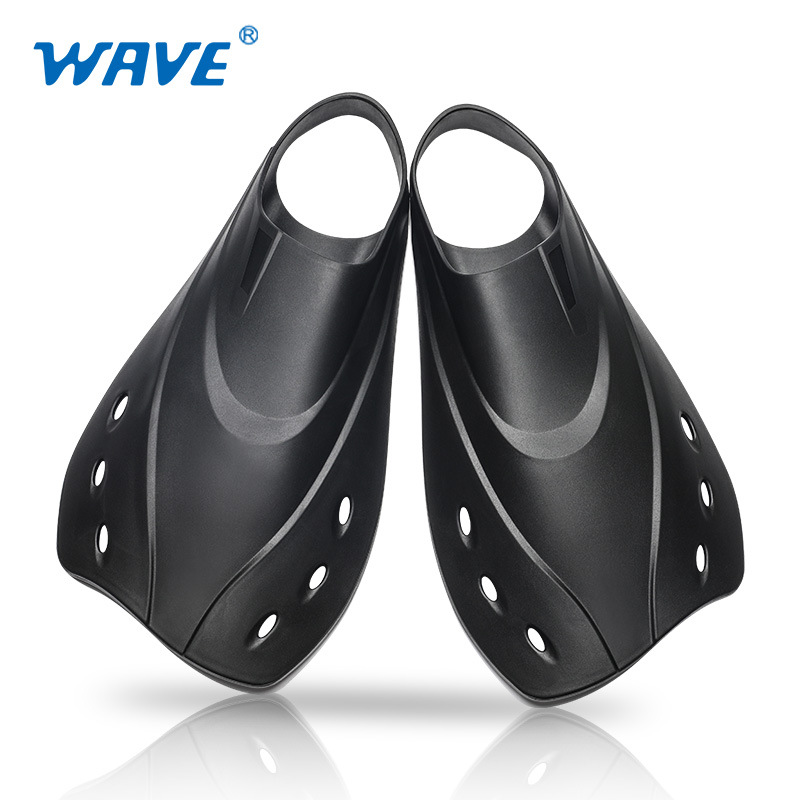 زعانف السباحة المموجة للبالغين - مراجعة Swim Fin Short Blade وسعره