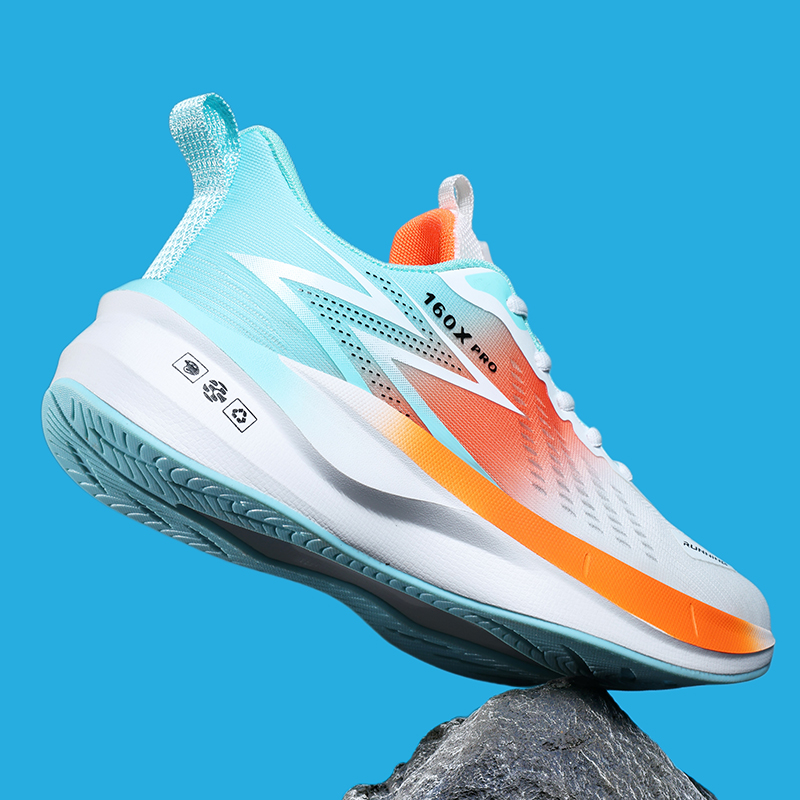 أحذية رياضية رجالية من ماركة م - مراجعة Sports Equipment Brands وسعره