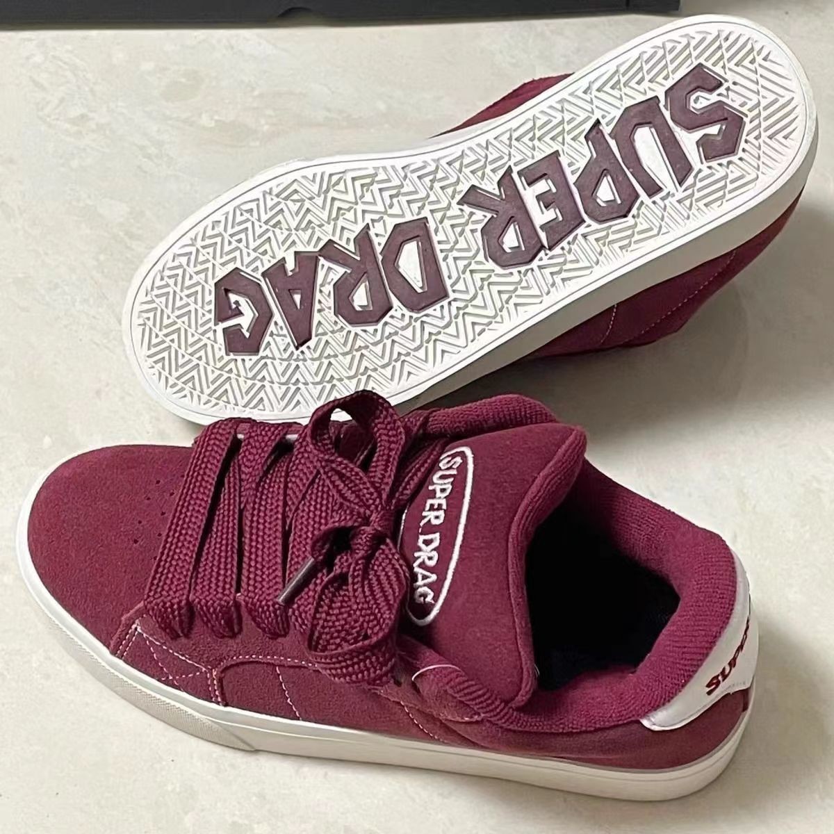 أحذية رياضية نسائية عصرية 2026 - مراجعة Sports Equipment Brands وسعره